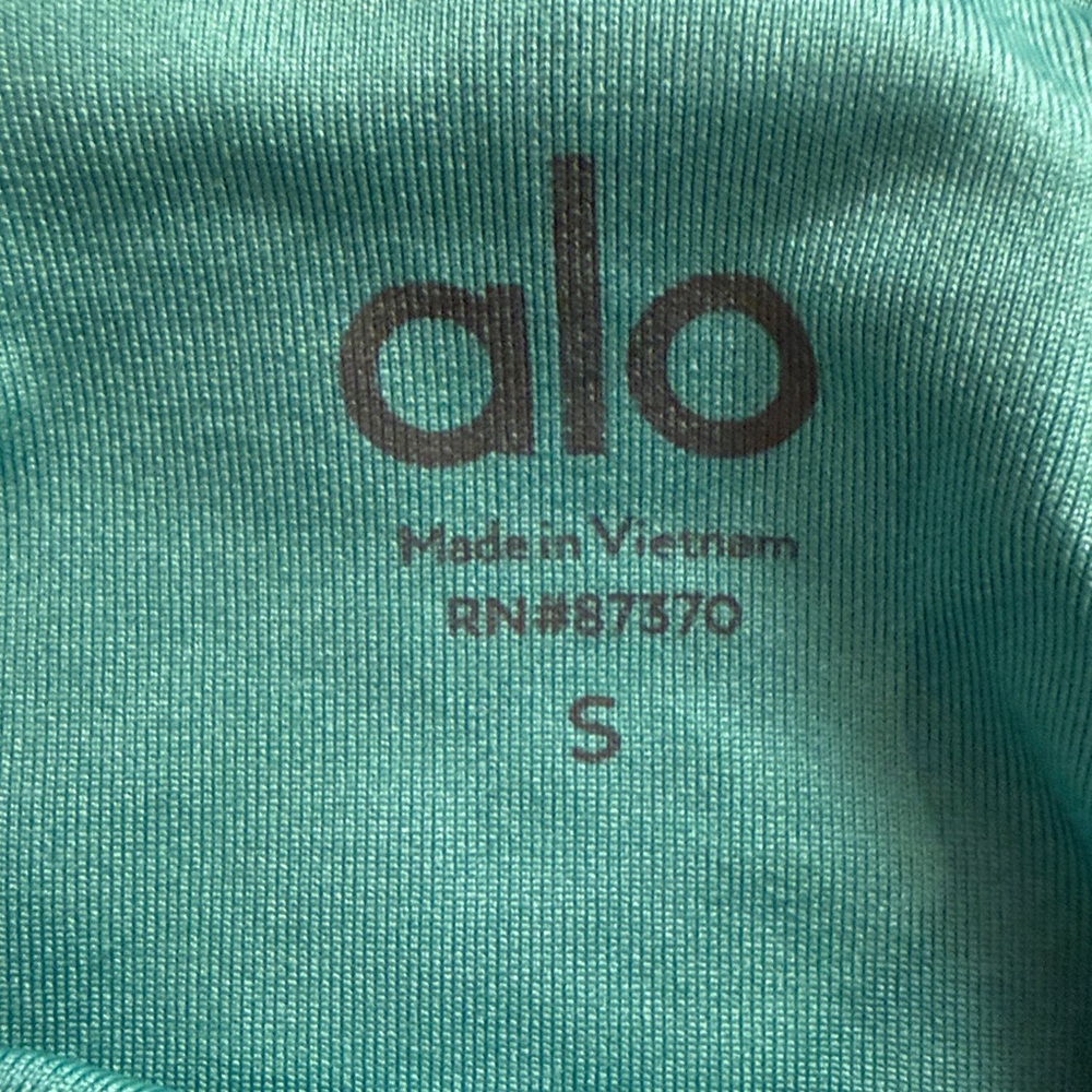 ALO Yoga Turquoise Top - Picture 3 of 7